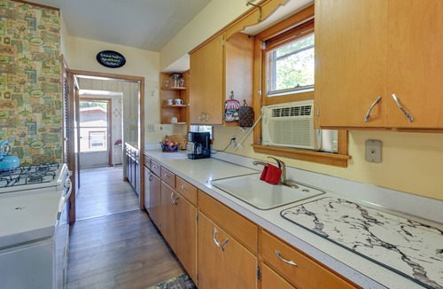 Shawano Cabin | 4-Season Anglers Cabin At Shawano Lake w/Views!