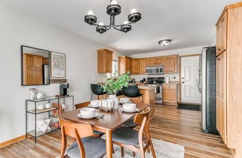 Ames House | 4901 Waller