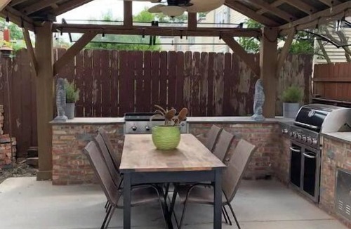 Chicago House | 5 Star Epicurean Experience with Hip, Modern, Gazebo with BBQ Grill & Sleeps 16