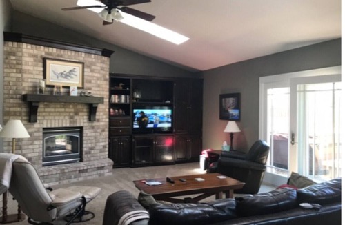 Oshkosh House | 5 Star Reviews, 5-Bedroom Home Sleeps 10, 3-Bath, Hot Tub, Game Room, So Nice!