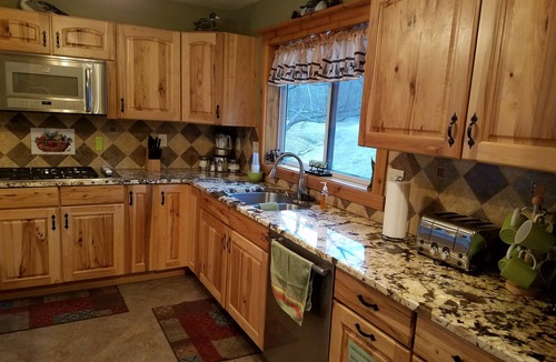 Mayfield House | 50ft TO WATER~GREAT LOCATION~STOCKED WITH CONVENIENCES! License #008922