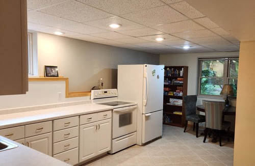 Eagle River Cabin | 6BR/3.5BA with no stairs to lake! Great location for fall in the Northwoods.