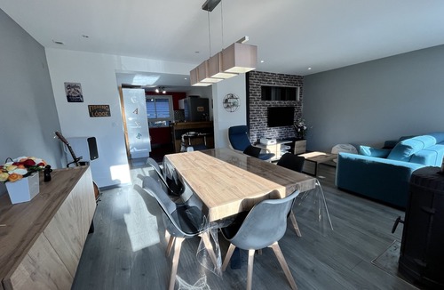 Barcelonnette Apartment | 95 m² apartment for 4 people, 3 bedrooms, mountain view, ground floor with shared outdoor areas