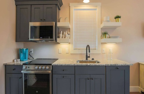Ottawa House | A Quaint, Inviting Retreat