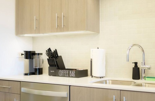 Washington Apartment | Above The Roots | Elegant & Bright Studio Stay