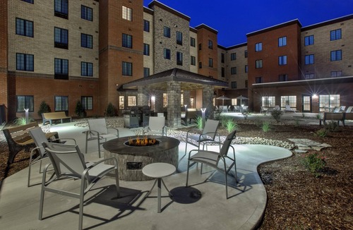 Benton Harbor Condo | Accessible 1BR Suite w/Roll-In Shower & Breakfast