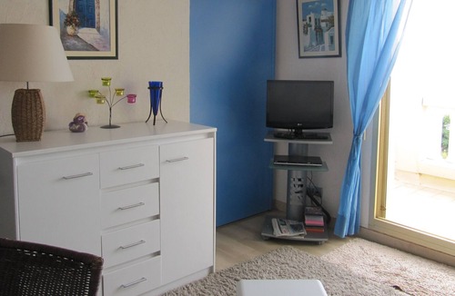 La Croix des Gardes Apartment | Air-conditioned 2-room apartment with garage, balcony and magnificent sea view