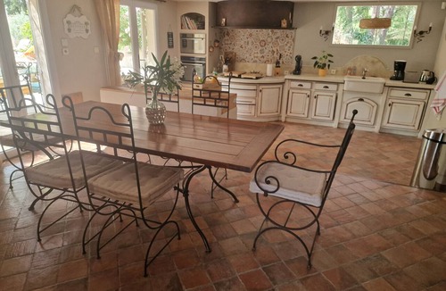 Mallemort House | air-conditioned Provencal farmhouse 210m2 alpilles luberon private swimming pool