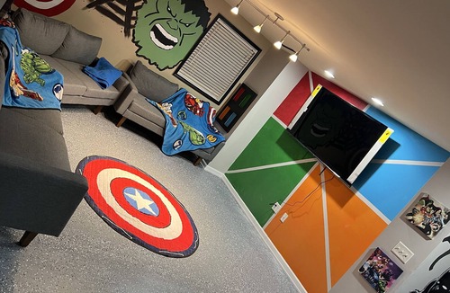 Plainfield House | AirbnBAbE by AMCS family friendly getaway with seasonal Private Pool
