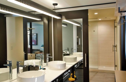 Streeterville Hotel | Aloft by Marriott Chicago Mag Mile