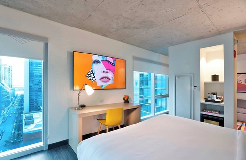 Streeterville Hotel | Aloft by Marriott Chicago Mag Mile