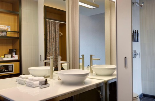 Westown Hotel | Aloft by Marriott Milwaukee Downtown