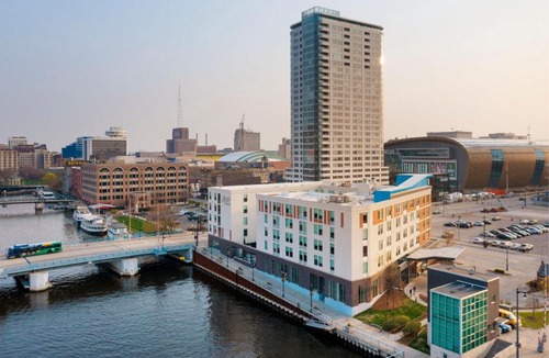 Westown Hotel | Aloft by Marriott Milwaukee Downtown
