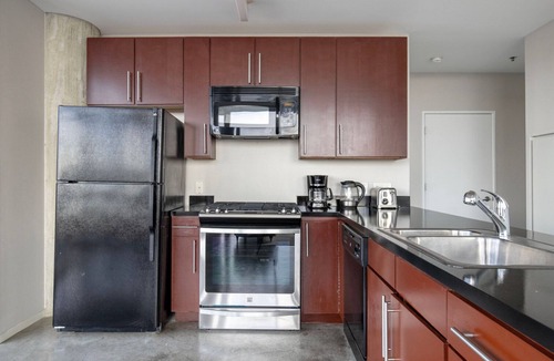 South Loop Apartment | Amazing South Loop 2BR w/Rooftop, 3 Blocks to Grant Park, by Blueground
