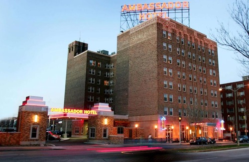Marquette Hotel | Ambassador Hotel Milwaukee, Trademark Collection by Wyndham