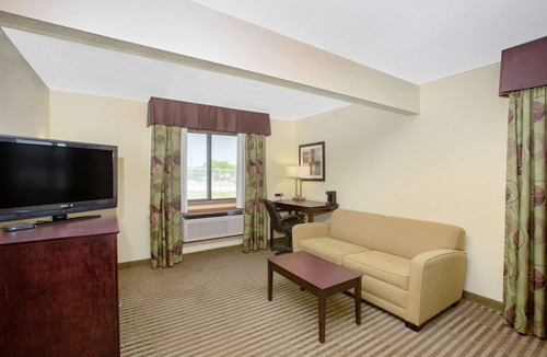 Council Bluffs Hotel | AmericInn by Wyndham Council Bluffs