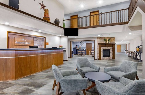 Pella Hotel | AmericInn by Wyndham Pella