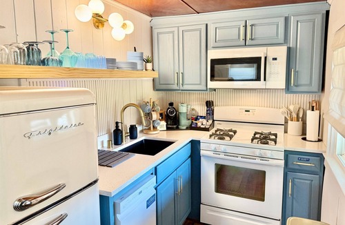 Como Cabin | Anchor Cabin | Walk to Lake Como + Fire Pit + Grill