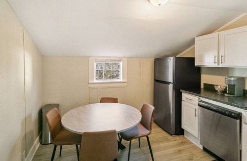 Libertyville House | Anchor’s Away! 3BR Home by Great Lakes Base in DT