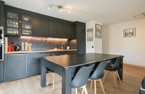 Cran-Gevrier Apartment | Annecy Garden Spa Billard Apartment with Private Terrace, Garden, and Wi-Fi
