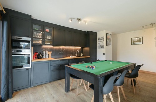 Cran-Gevrier Apartment | Annecy Garden Spa Billard Apartment with Private Terrace, Garden, and Wi-Fi