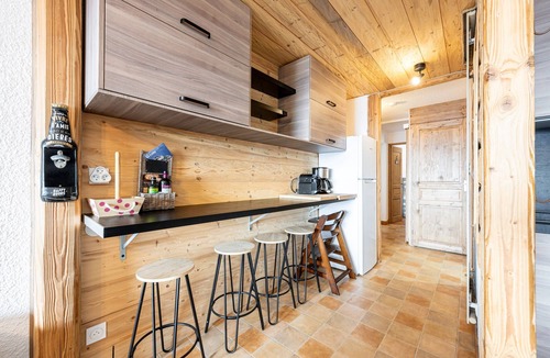 Montgellafrey Apartment | Apartment "Au Pied Des Pistes" with Mountain View and Balcony