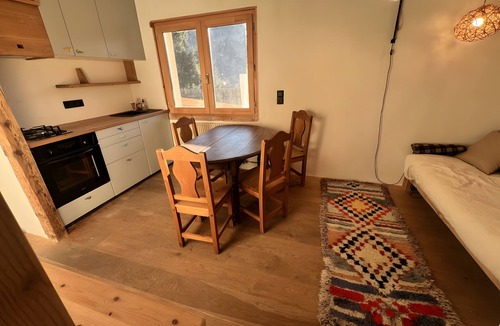 Seez Apartment | Apartment 'Au Soleil' with Mountain View, Private Garden and Wi-Fi