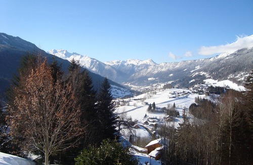 Saint-Jean-de-Sixt Apartment | APARTMENT FOR 2 PEOPLE IN QUIET AREA WITH TERRACE (3 stars)