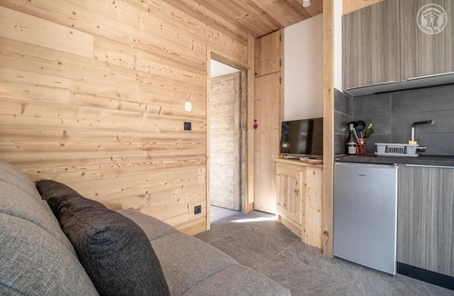 Montchavin Apartment | Apartment "L'épilobe" with Mountain View, Shared Garden and Wi-Fi