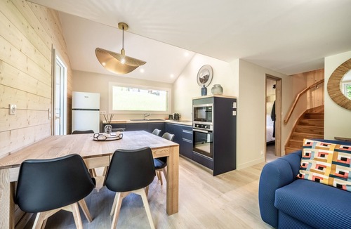 Saxel Apartment | Apartment 'Mont Blanc Spa-terrasse Privatisés' with Private Terrace, Private Garden and Wi-Fi
