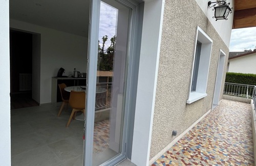 Albens Apartment | Appartement Dans Maison Entre Lacs et Montagne