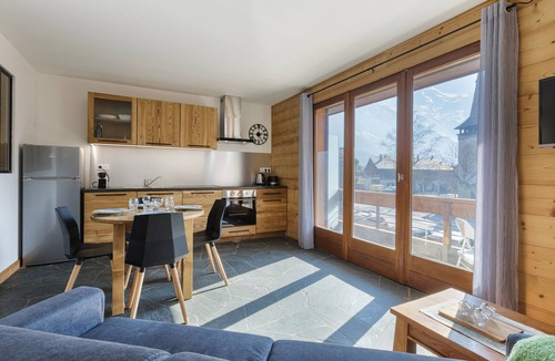 Les Praz-de-Chamonix Apartment | Apt Flégère & Golf Modern 1BR for 4 near ski lift, Chamonix, France