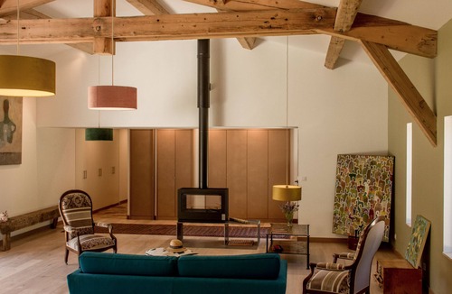 Marcorignan House | Architect house at the foot of a hill.