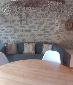 Treziers House | Au Repos