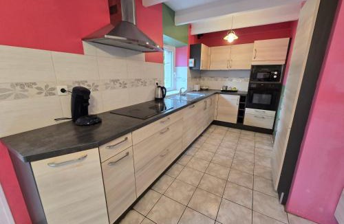 Saint-Thonan House | Authentique maison bretonne avec jardin fleuri