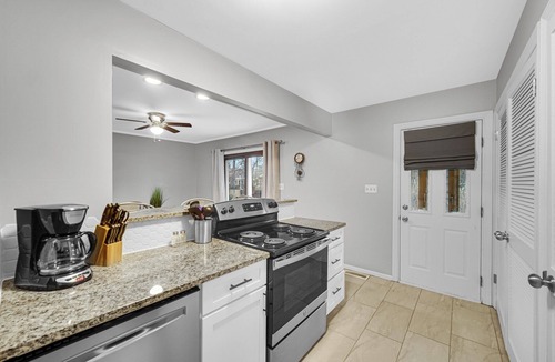 Merrillville House | AVAIL 1/3/27- Merrillville condo hospitals & shops