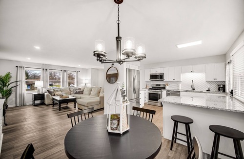 Schererville House | AVAIL 9/1 - 4 Bed/2 bath remodel Great Neighborhood
