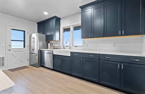 Baileys Harbor House | Baileys Harbor Lakefront Abode: Waterfront Haven