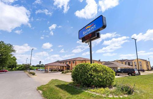 Waterloo Hotel | Baymont by Wyndham Waterloo