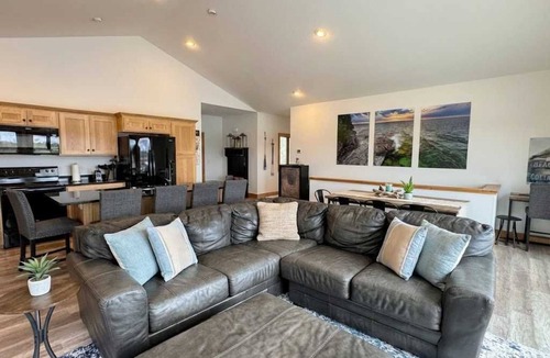 New Lisbon House | Beach Cottage Private Lake Sleeps 14