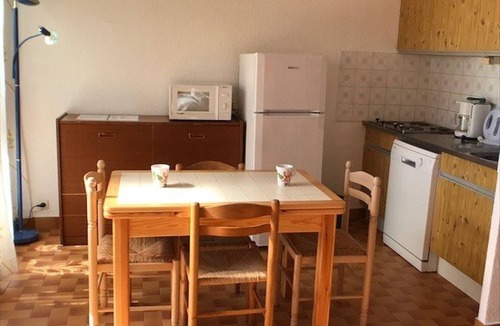 Port Leucate Villa | Beachfront 1-Bedroom House for 4 with Terrace, Parking, and Modern Amenities in Port Leucate
