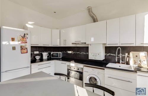 Notre-Dame du Mont Apartment | Beau T2 renovated coeur de ville - COURS JULIEN/CASTELLANE - Air Rental