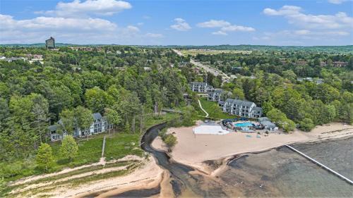 Acme Apartment | Beautiful 2 Bedroom Lakeside Condo at The Shores
