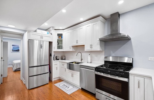 Lincoln Park Condo | Beautiful 2 BR condo in Chicago’s most popular neighborhood.