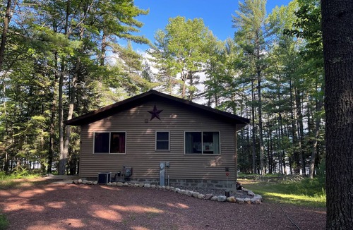 Eagle River Cabin | Beautiful 3 bed/2bath updated cabin w sandy swimmable frontage & great fishing
