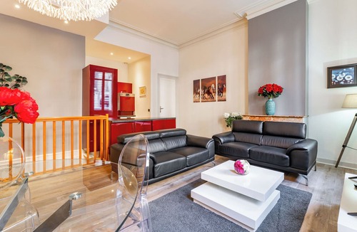 Saint-Michel Apartment | Beautiful Apartment in the Heart of Historic Saint-Michel District