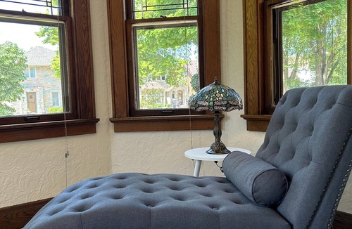 Wauwatosa Apartment | Beautiful, Charming Wauwatosa Lower