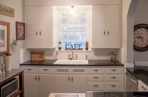 Holland House | Beautiful Downtown Holland Home next to Kollen Park and Lake Macatawa