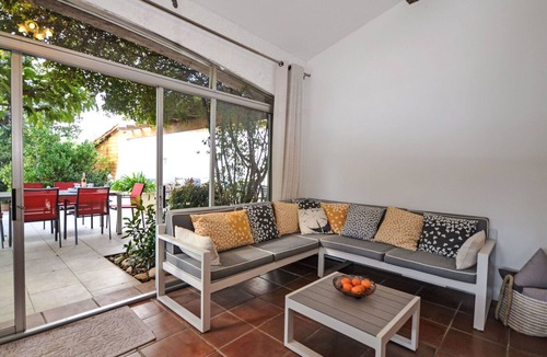 Morieres-les-Avignon Villa | Beautiful private villa for 6 people with private pool, WIFI, A/C, TV and terrace