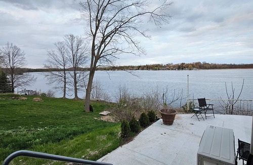 Campbellsport House | Beautiful Lake Frontage house, handicap friendly, on Long Lake, Dundee Wisconsin